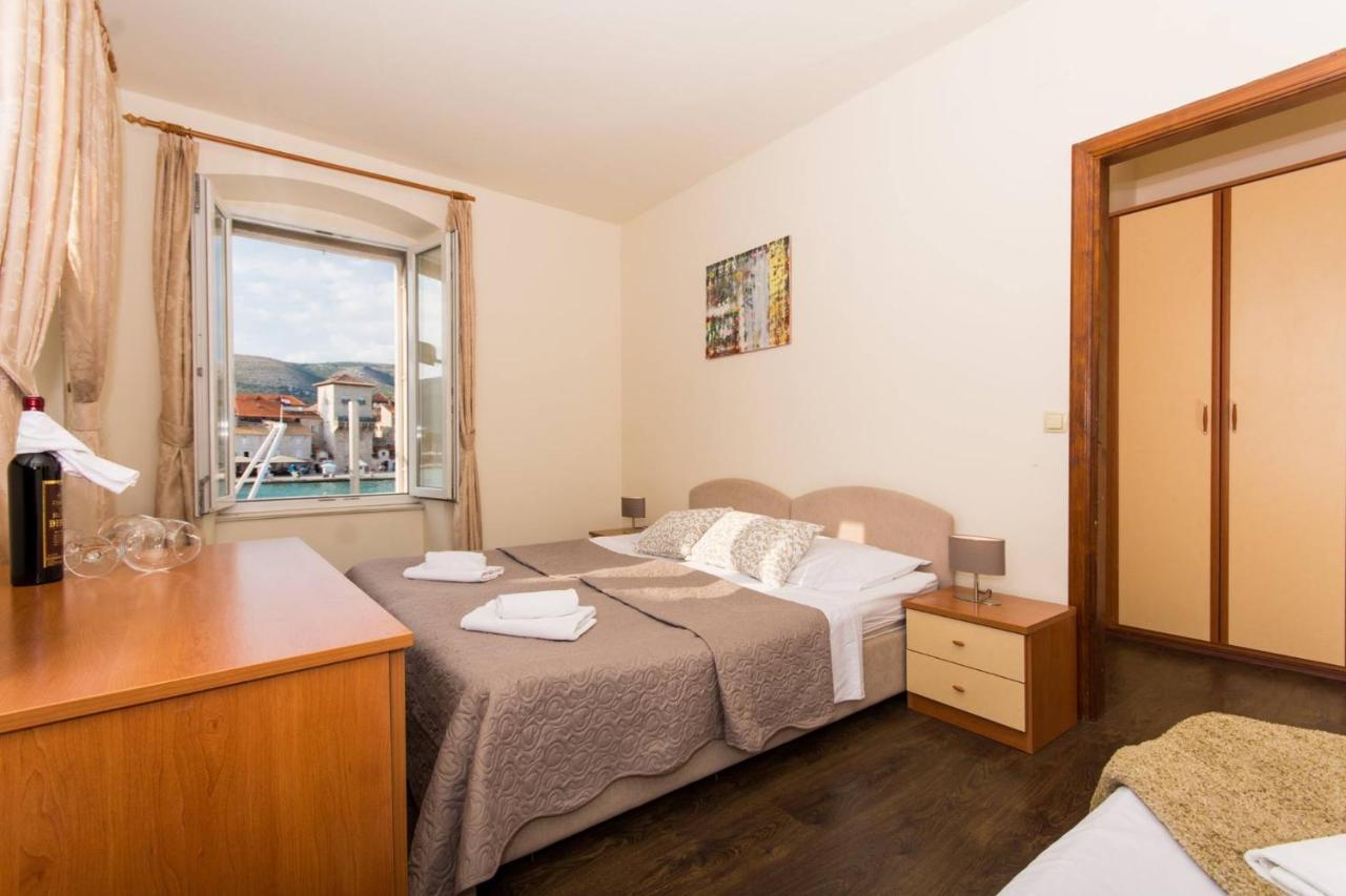 Vila Liza Bed & Breakfast Trogir Eksteriør bilde