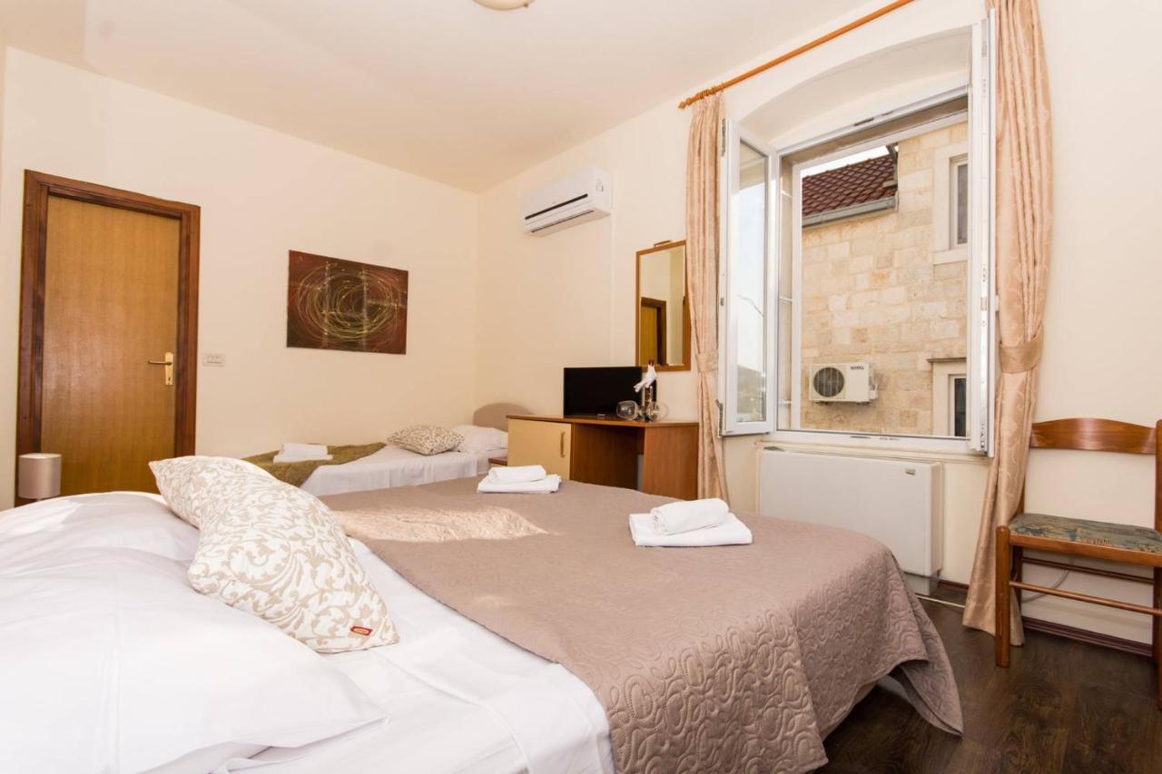 Vila Liza Bed & Breakfast Trogir Eksteriør bilde