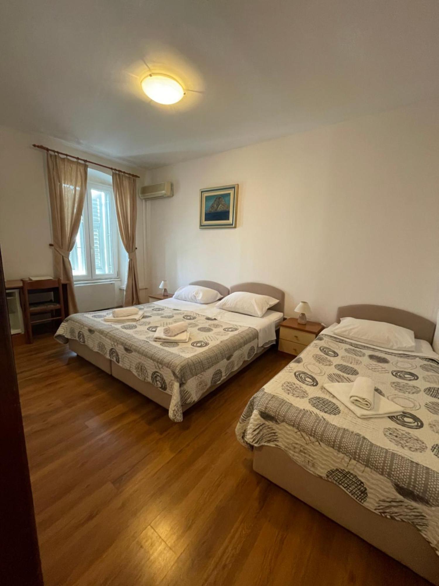 Vila Liza Bed & Breakfast Trogir Eksteriør bilde